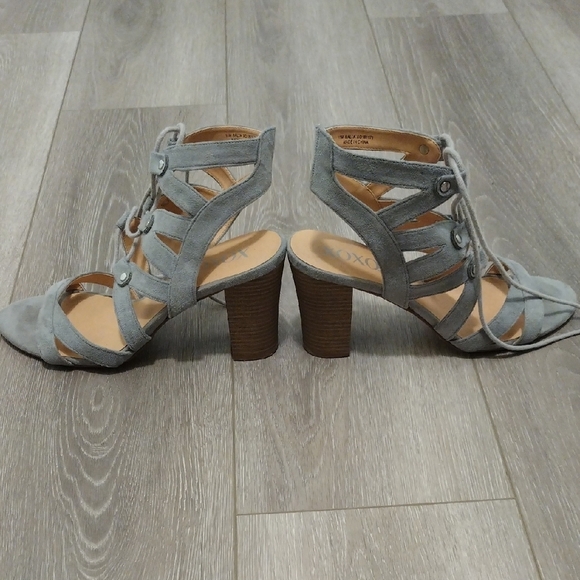 XOXO Balta Gray Strappy Heels - Picture 5 of 17